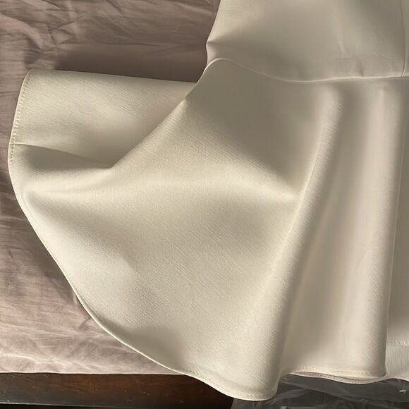 Cinq a sept michah dress in white/ivory size 8 above knee length like new - Picture 13 of 13